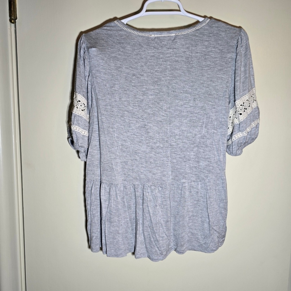REWIND Brand, Size Medium Women's blouse‎ Lace on the Sleeves Gray - Picture 5 of 6
